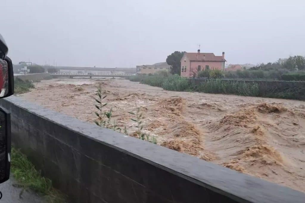 maltempo genova trovato morto anziano disperso