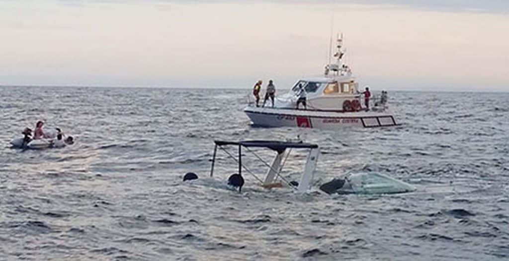 barca affonda dopo avaria golfo salerno aperta inchiesta