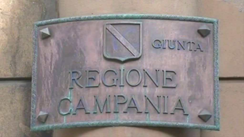 diffida giunta regione campania irregolarità profili dipendenti