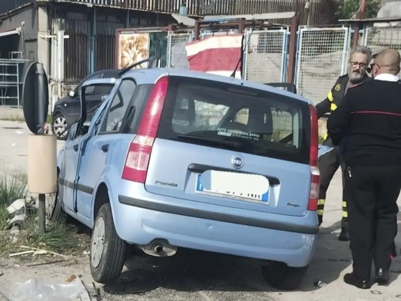 Incidente ad Arzano, morto 74enne in auto