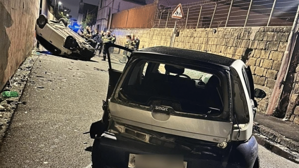 Napoli, scontro frontale con auto rovesciata: morta 19enne di Casoria, feriti 5 ragazzi