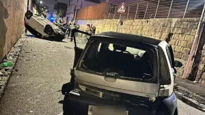 Napoli, scontro frontale con auto rovesciata: morta 19enne di Casoria, feriti 5 ragazzi