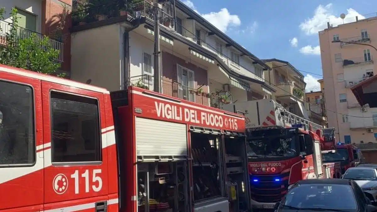 incendio appartamento caserta