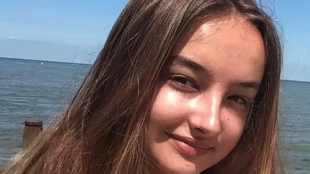 Dimessa sette volte da sei dottori diversi, Ruby muore di cancro a 18 anni