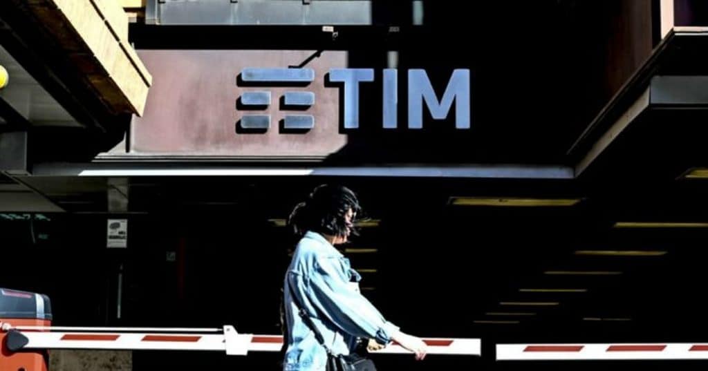 corruzione perquisiti uffici tim ntt data