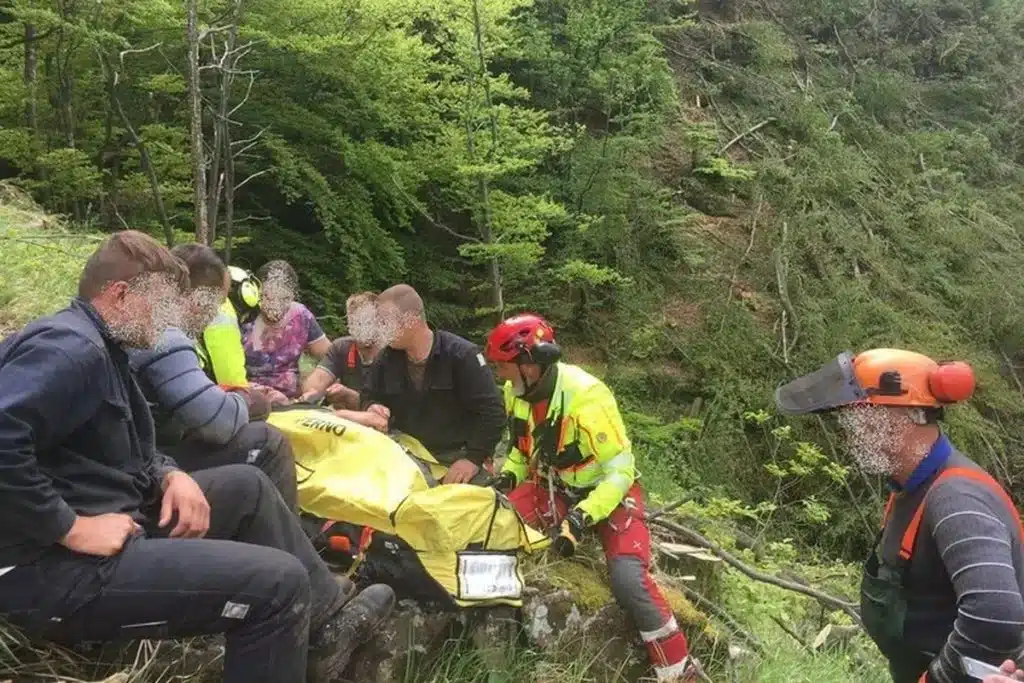 belluno morto boscaiolo oggi 21 novembre