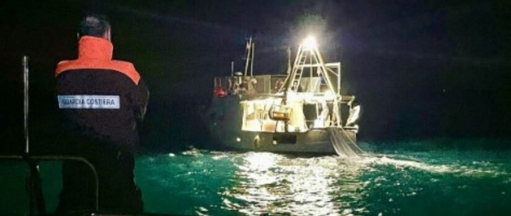 pesca illegale vico equense sanzioni sequestri 18 novembre