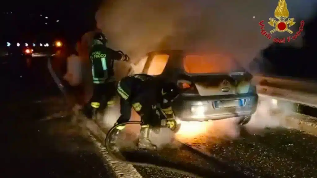 mercogliano incendio auto autostrada A16 novembre 2024