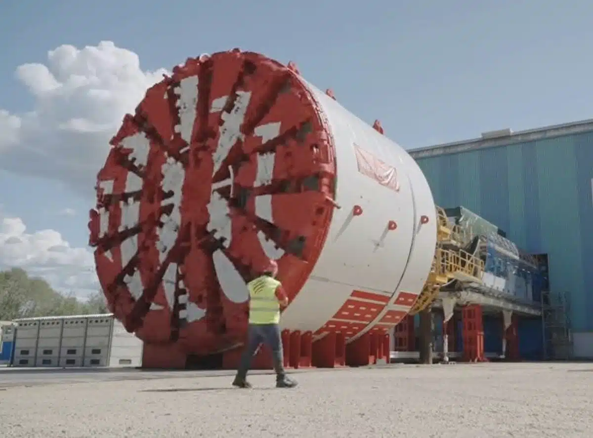 Salerno passa TBM misure arrivo convoglio eccezionale