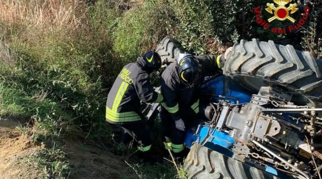 foggia trattore si ribalta morto 6 novembre