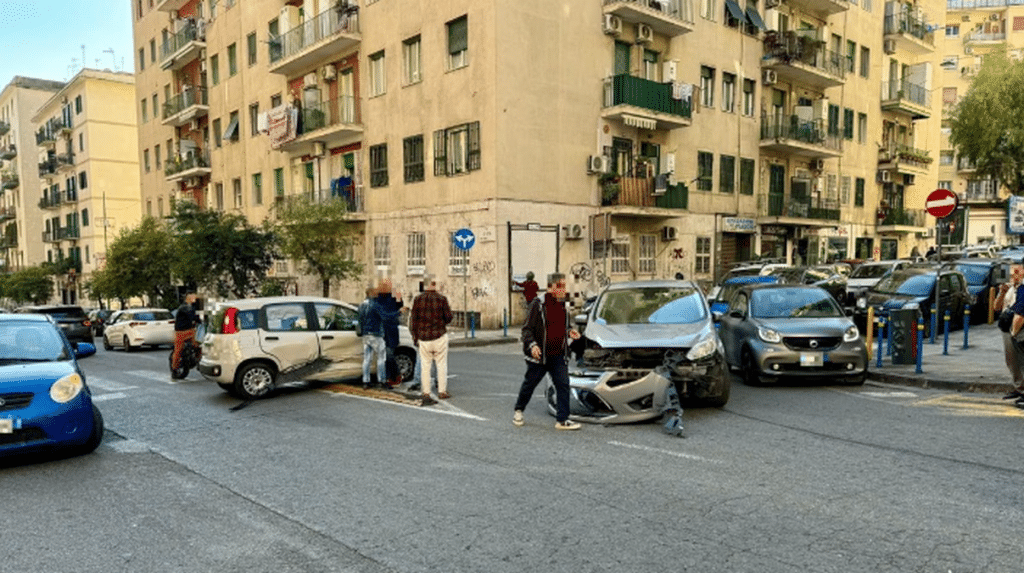 napoli incidente arenella