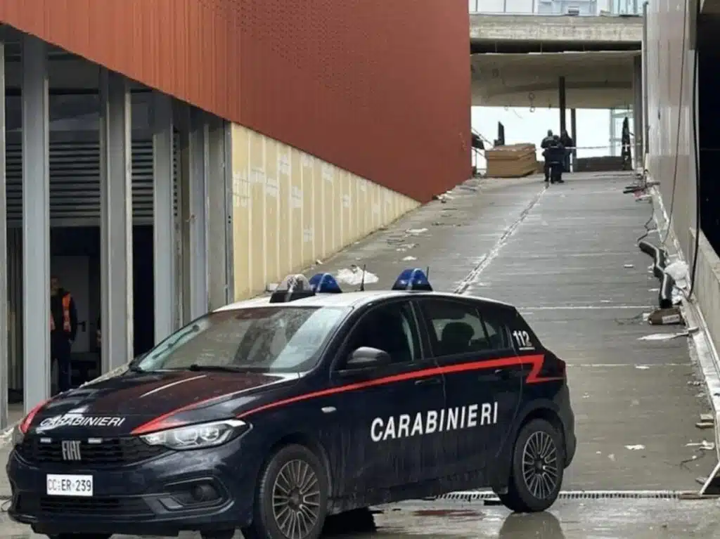 incidente-lavoro-maximall-torre-annunziata-operaio-ferito