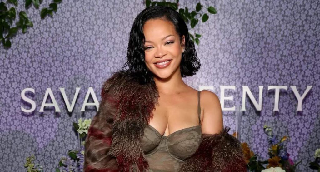 Rihanna sorprende fan Dio altri progetti