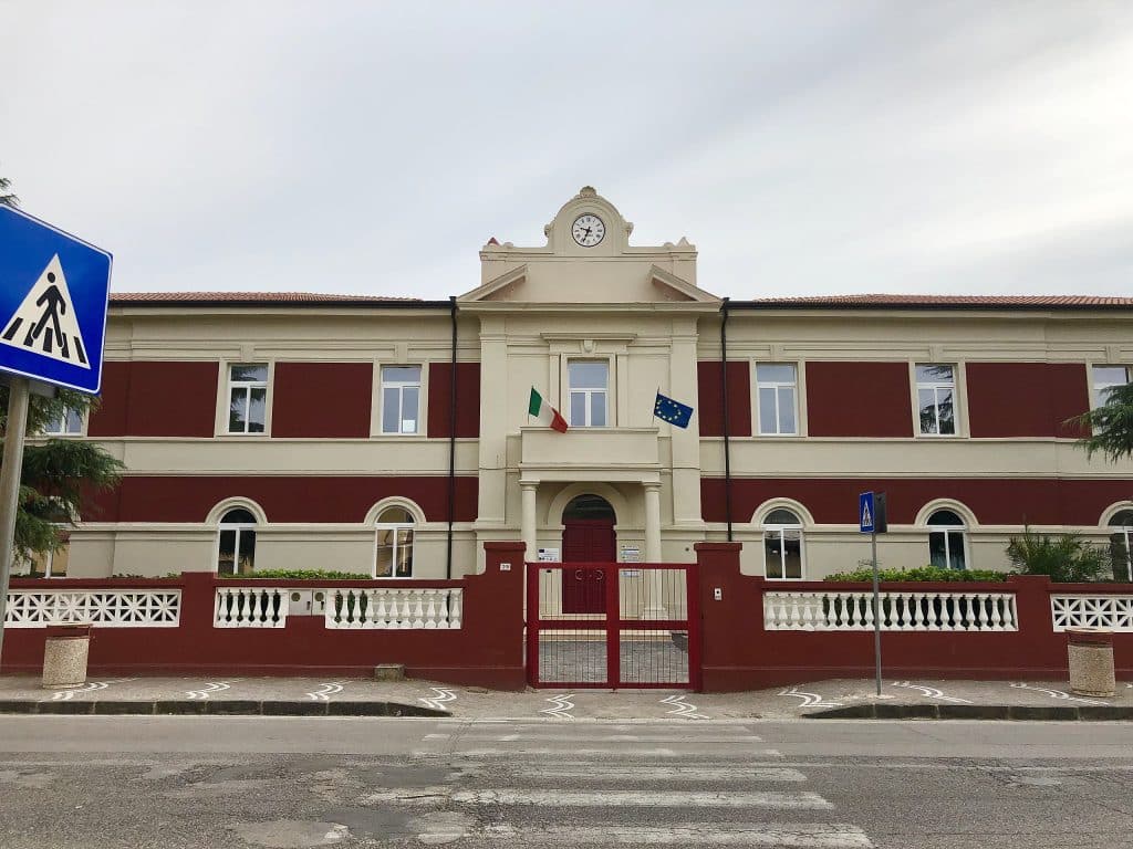 tentato furto scuola elementare santa maria fossa