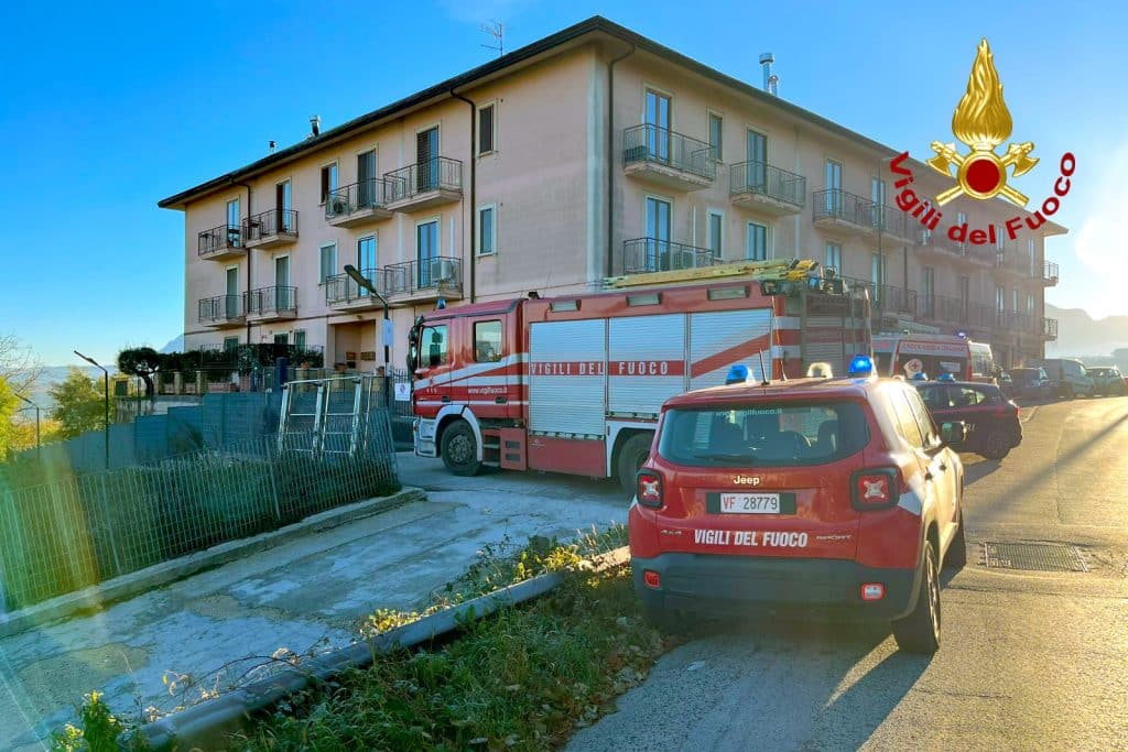 esplosione avellino casa anziana salvata