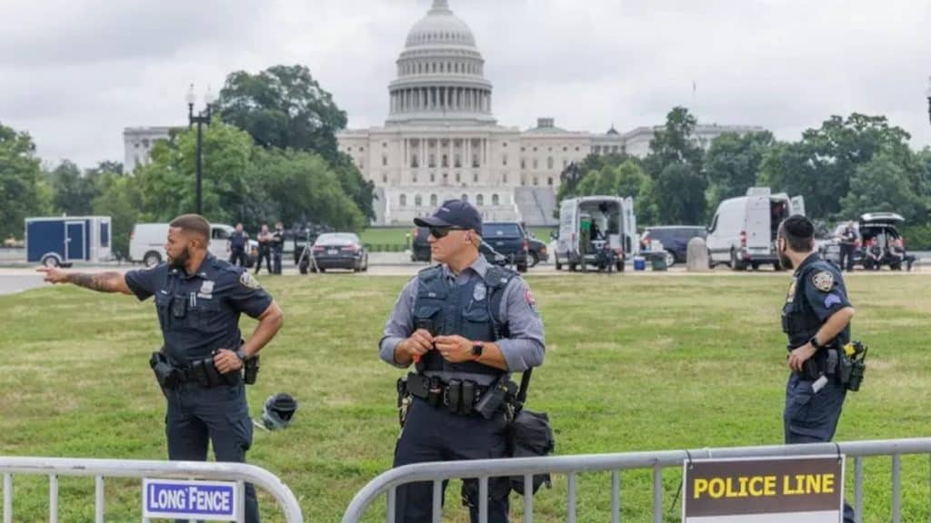 Washington uomo arrestato lanciarazzi elezioni usa