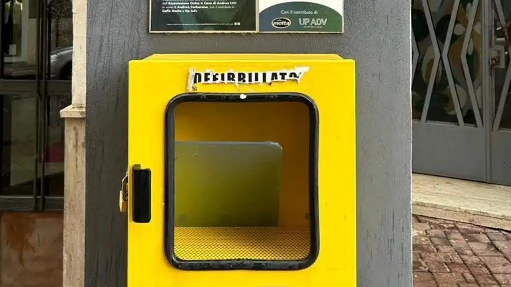 Defibrillatore rubato Pagani rintracciato Gps 