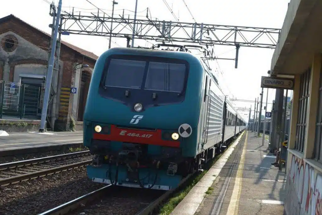 Giornata 'nera' per i pendolari, circolazione ferroviaria bloccata a Maddaloni per un guasto ad un treno: ritardi fino a 360 minuti.