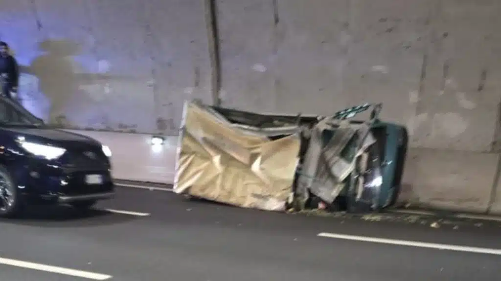 incidente autostrada a2 cosa è successo oggi 9 novembre