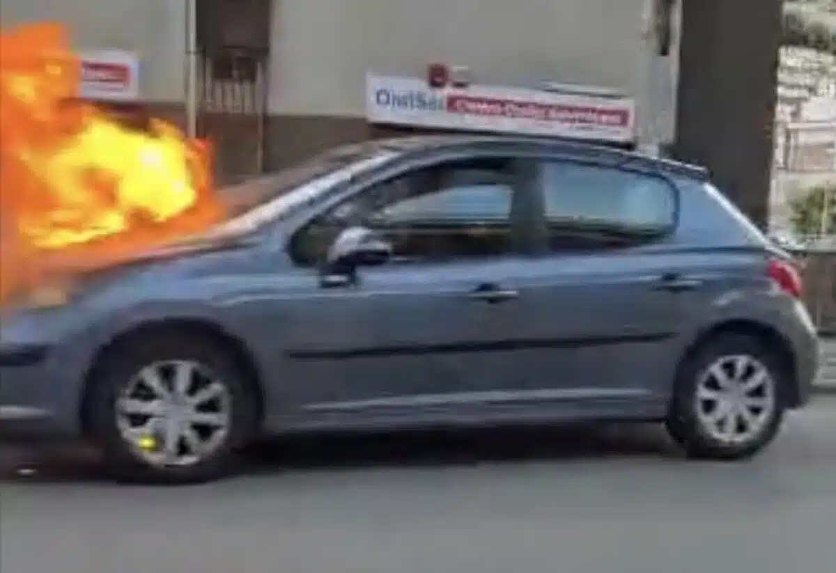 incendio auto salerno 15 dicembre