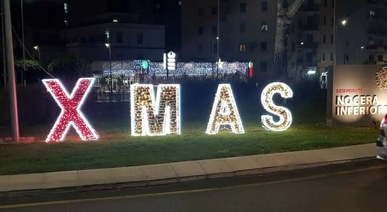 nocera inferiore polemiche scritta natale x mas