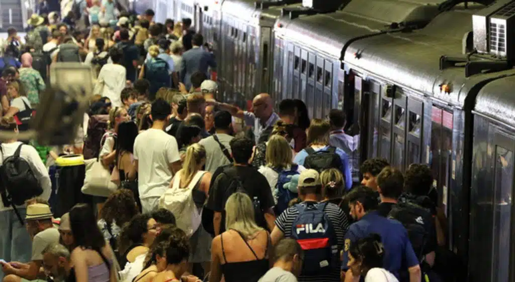 circumflegrea treno bloccato guasto soccavo pianura