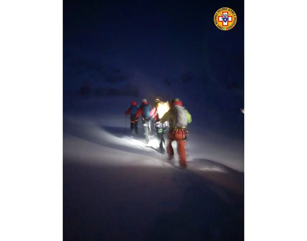 maltempo abruzzo neve vento interventi vigili del fuoco bloccate ricerche alpinisti bloccati