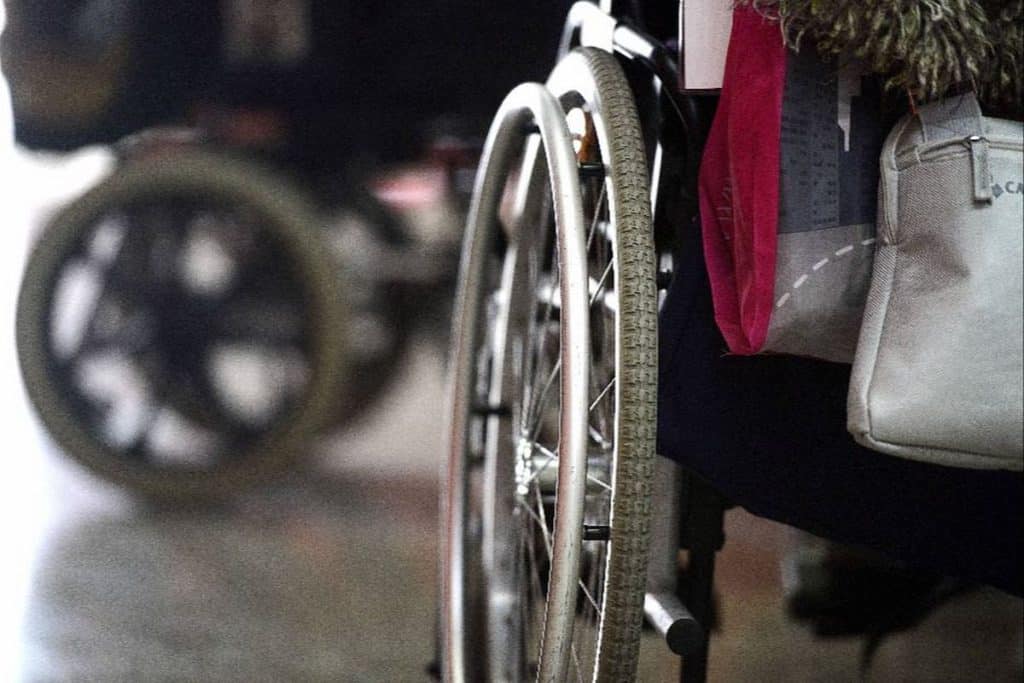 montecorvino rovella violenta ragazza disabile arresto