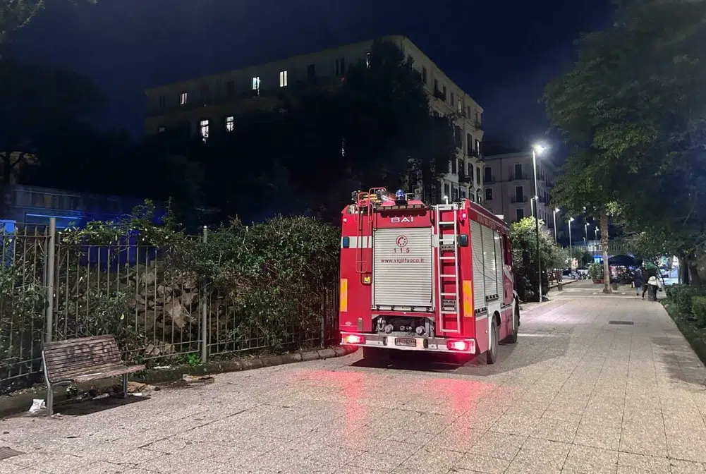 Napoli incendio Parco Mascagna