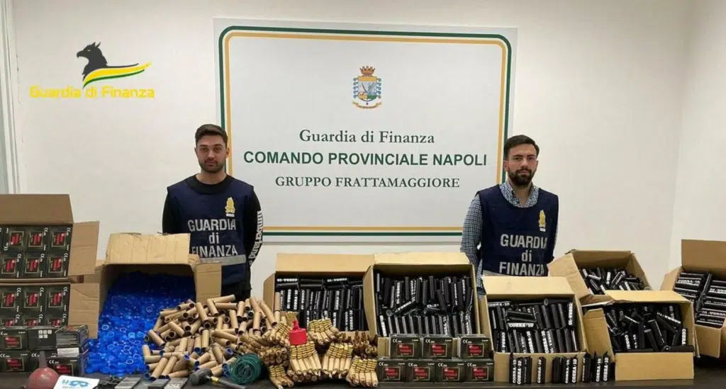 Napoli sequestrate tonnellate fuochi artificio