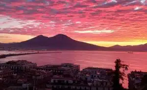 cielo rosa napoli perché significato 1 dicembre