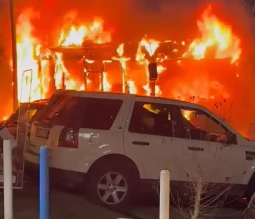 napoli incendio autobus anm 17 dicembre