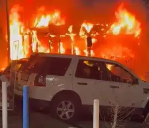 napoli incendio autobus anm 17 dicembre