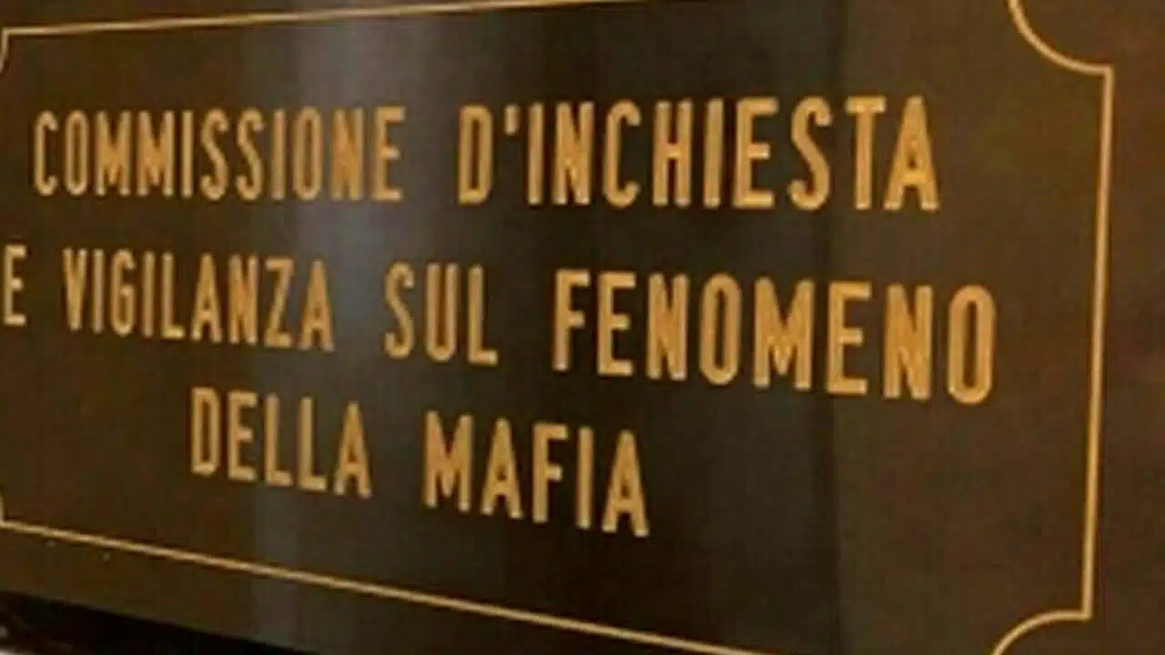 Pomigliano arco arriva commissione antimafia Comune