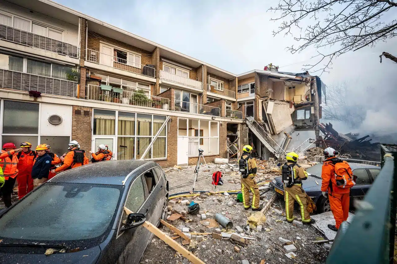 olanda crollo edificio esplosione incendio morti