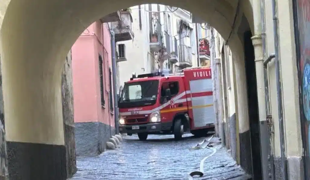 benevento incendio scaldino camera 13 dicembre