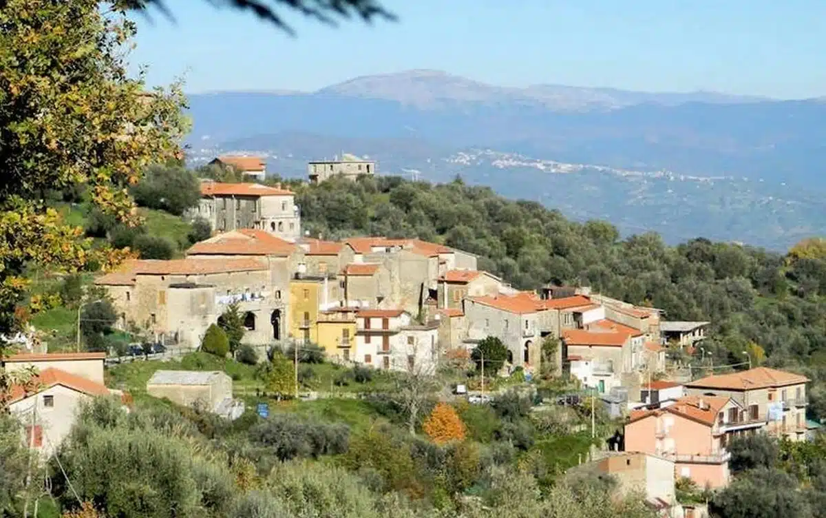 abusi edilizi sessa cilento decisione tar