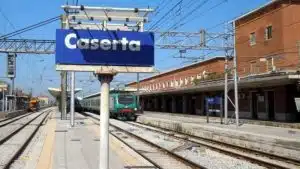 caserta capotreno aggredito testata volto