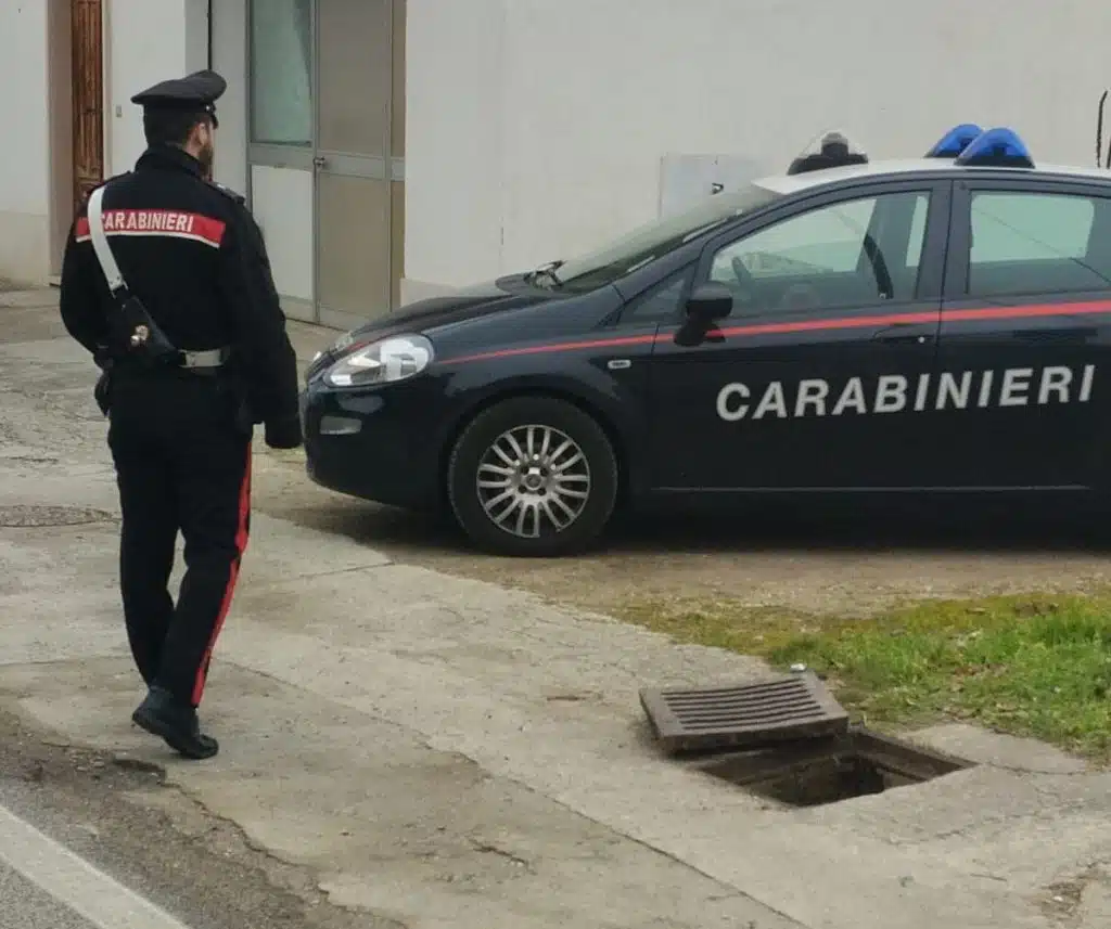 Savignano Irpino uomo cade tombino