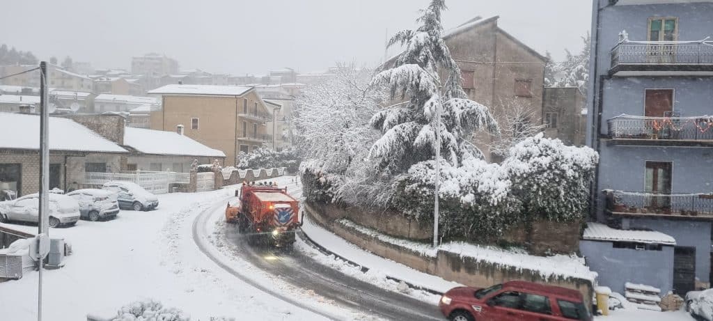 maltempo campania neve danni oggi 12 gennaio