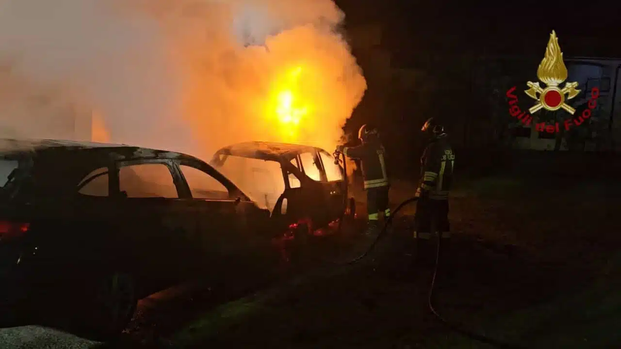 incendio auto avellino 27 gennaio