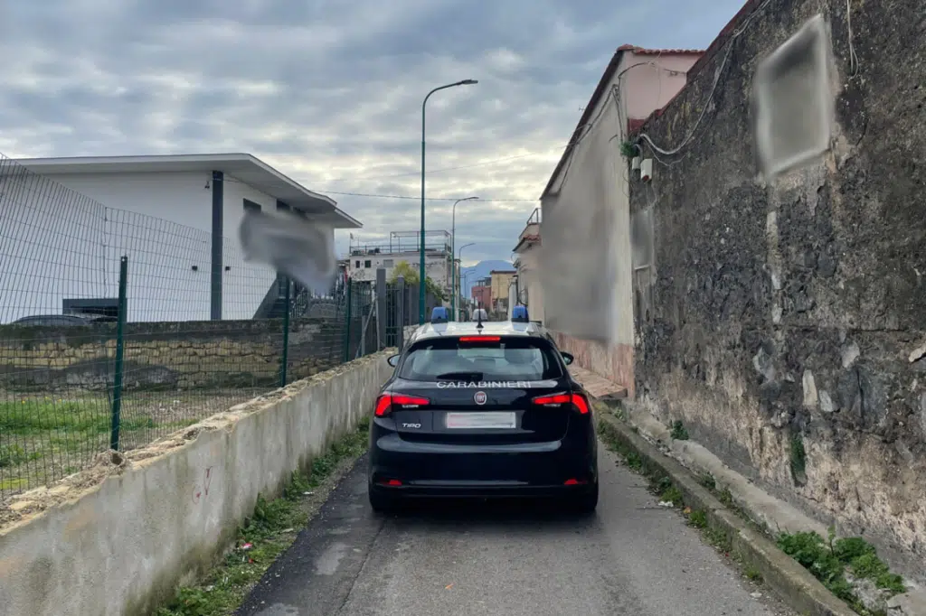 Esplosione bomba carta Torre Greco