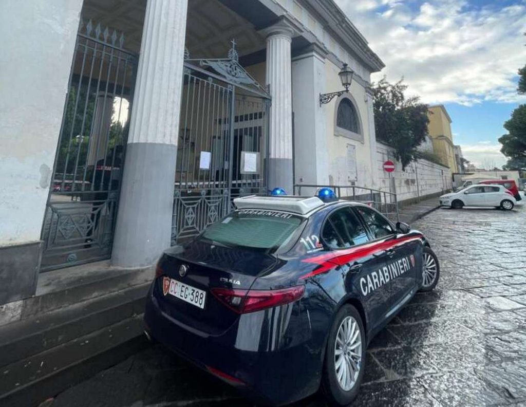 spari cimitero portici 4 gennaio