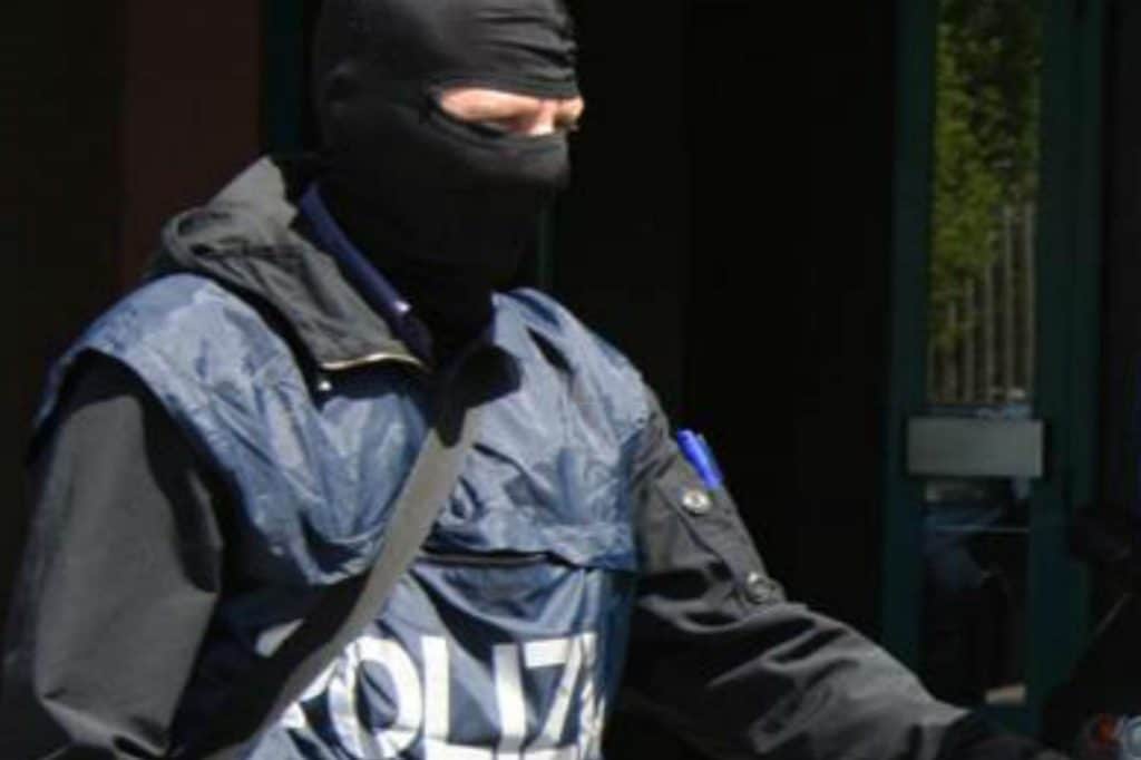 isis perquisizioni napoli indagini 28 gennaio