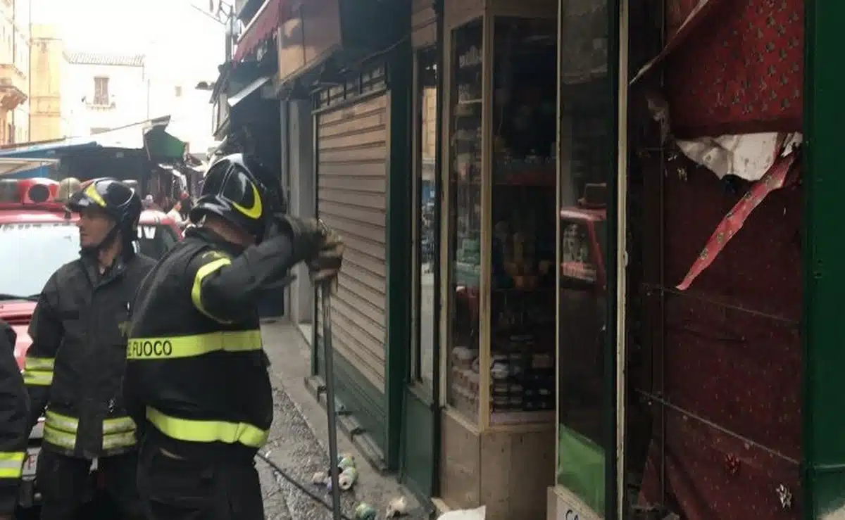 vairano patenora incendio profumeria intossicato titolare