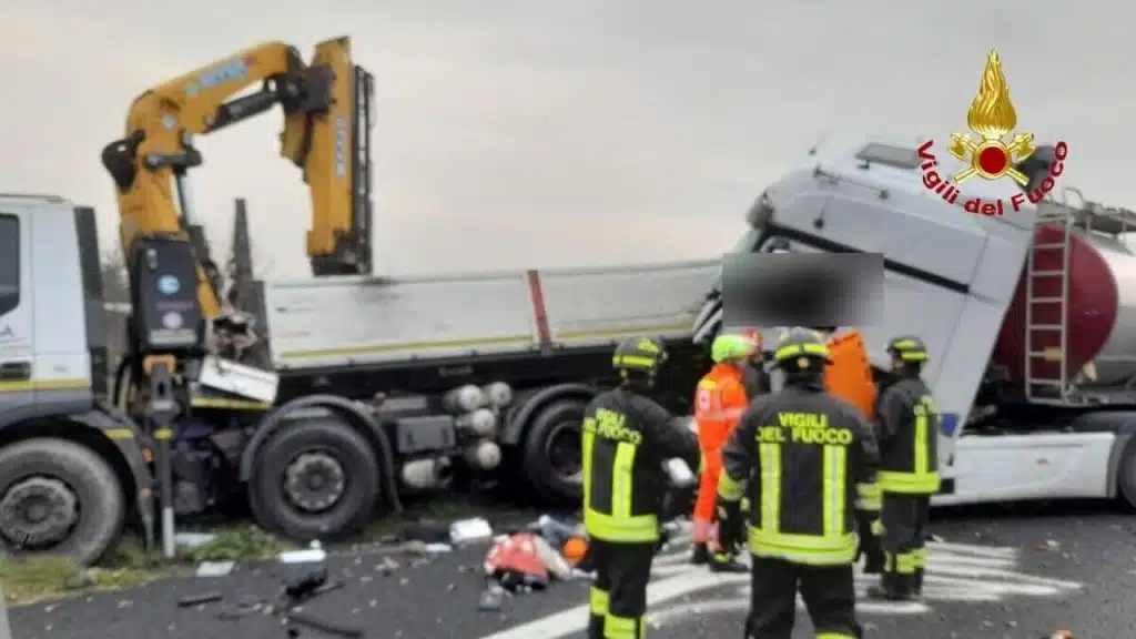 incidente autostrada bologna taranto morto operaio