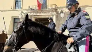 benevento morto poliziotto caduto tetto pulizia canna fumaria