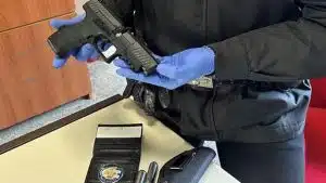 caserta finto carabiniere pistola denunciato