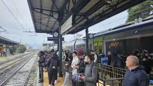 soppresso treno nocera inferiore salerno oggi 25 febbraio