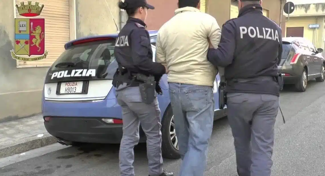 minaccia ex moglie suocero caserta arresto 17 febbraio